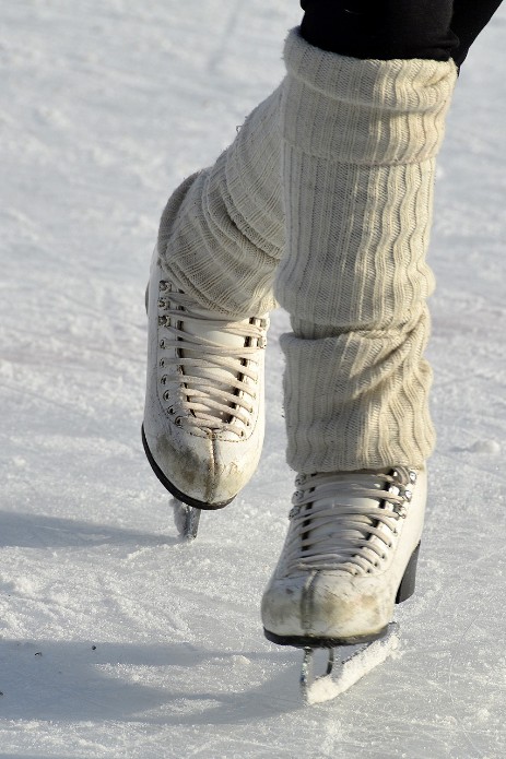 Eisstadion / Eishalle in Braunlage im Harz, Schlittschuhe, Eislaufen, Eisstockschiessen und Eishockey, Sport & Wintersport, Heiss auf Eis – dann kommt zu uns!